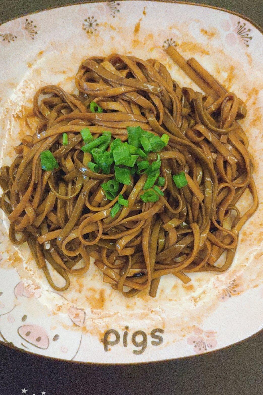 葱油拌面（快手简单，美味无敌）