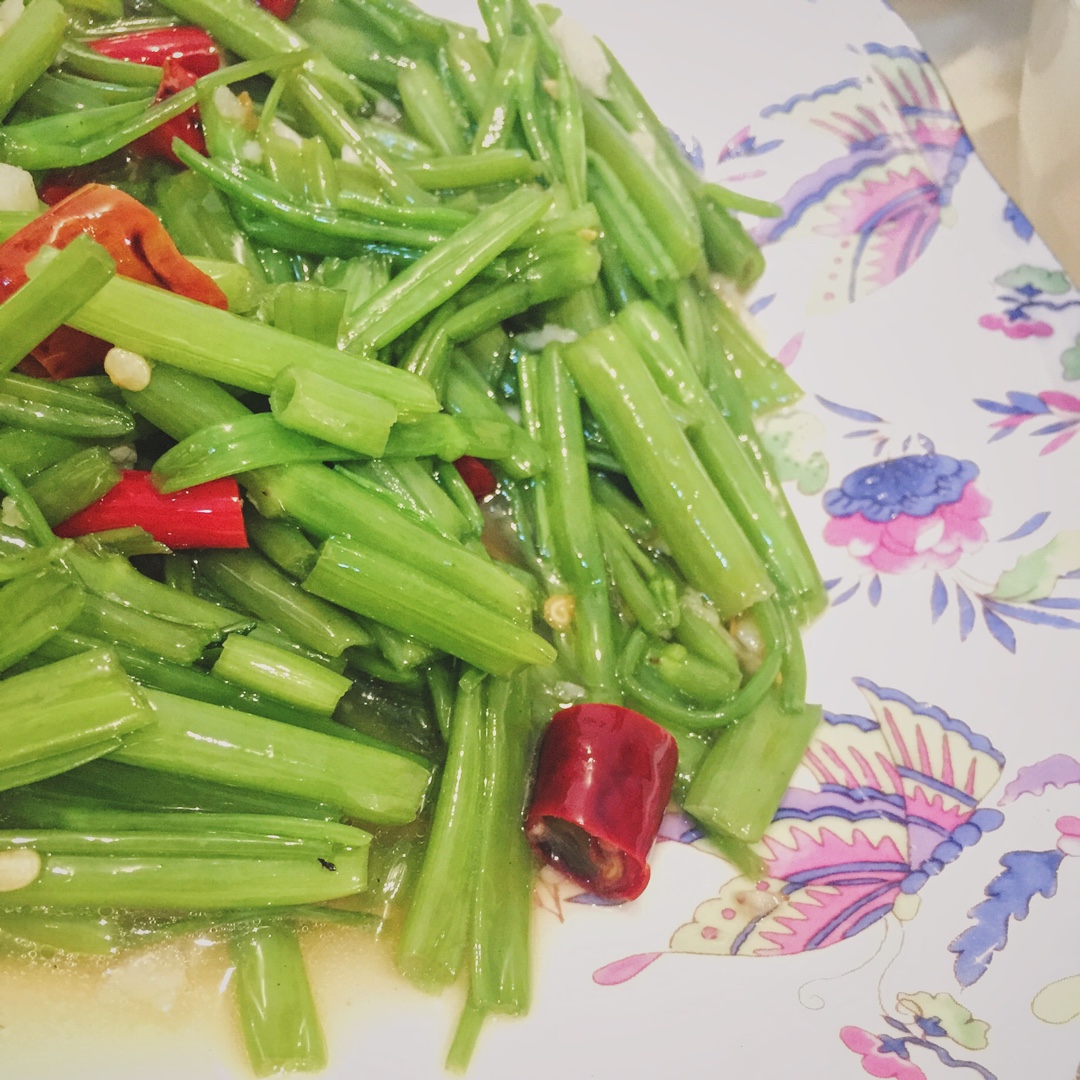 炝炒空心菜（不黑的秘密）
