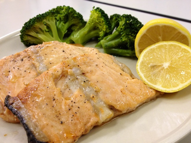 无油香煎三文鱼