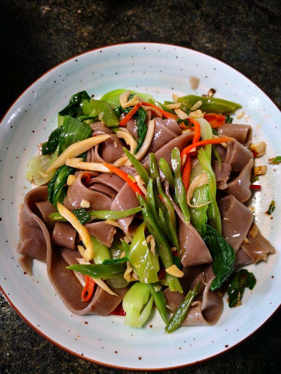 手擀红薯面条─河南洛阳特色美食