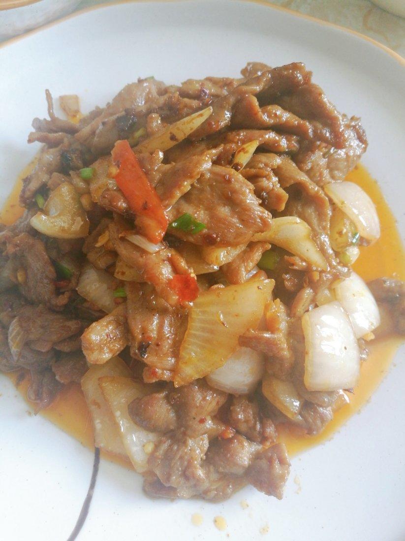 洋葱炒牛肉