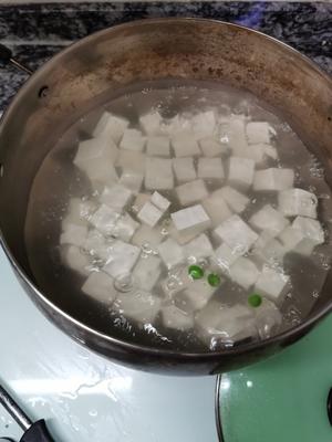 减脂鲜虾蟹黄豆腐煲的做法 步骤1