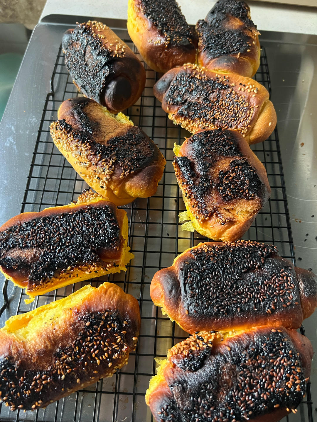 手揉蜂蜜脆底小面包