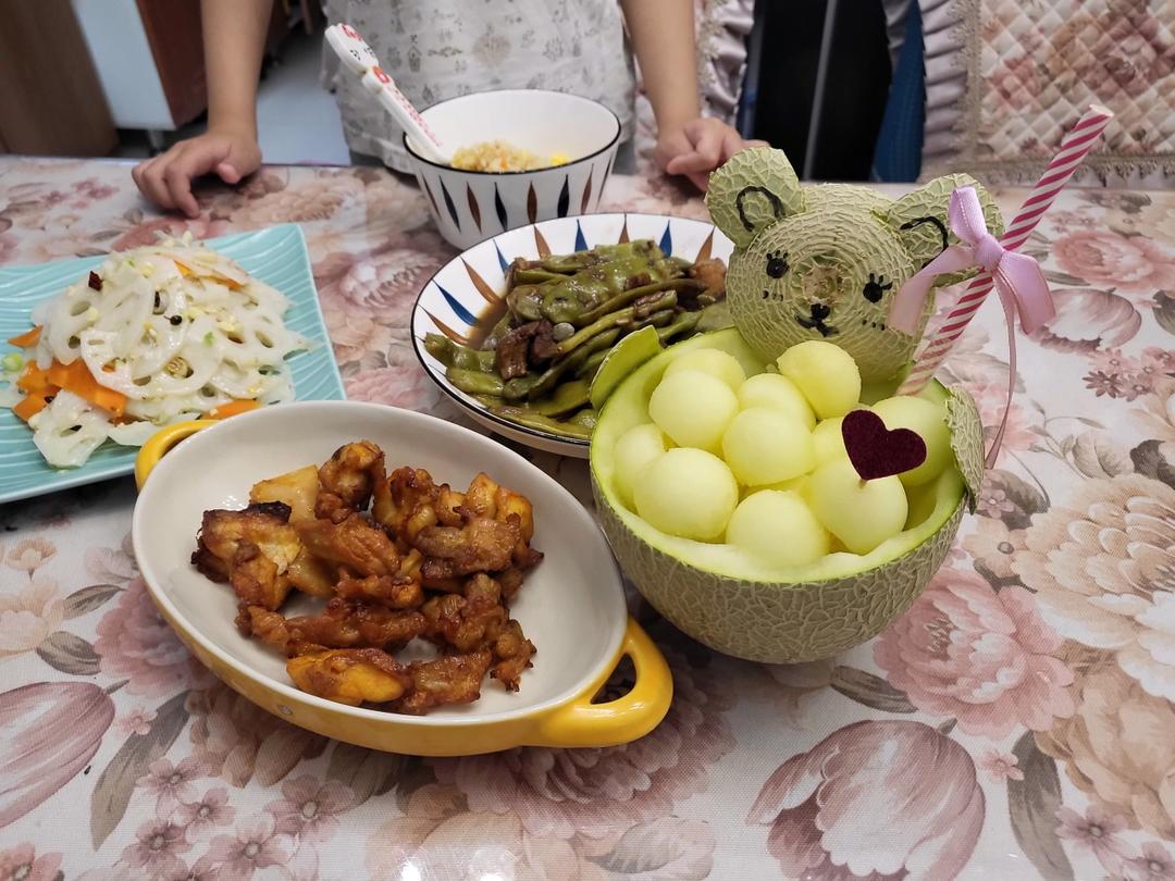哈密瓜小熊