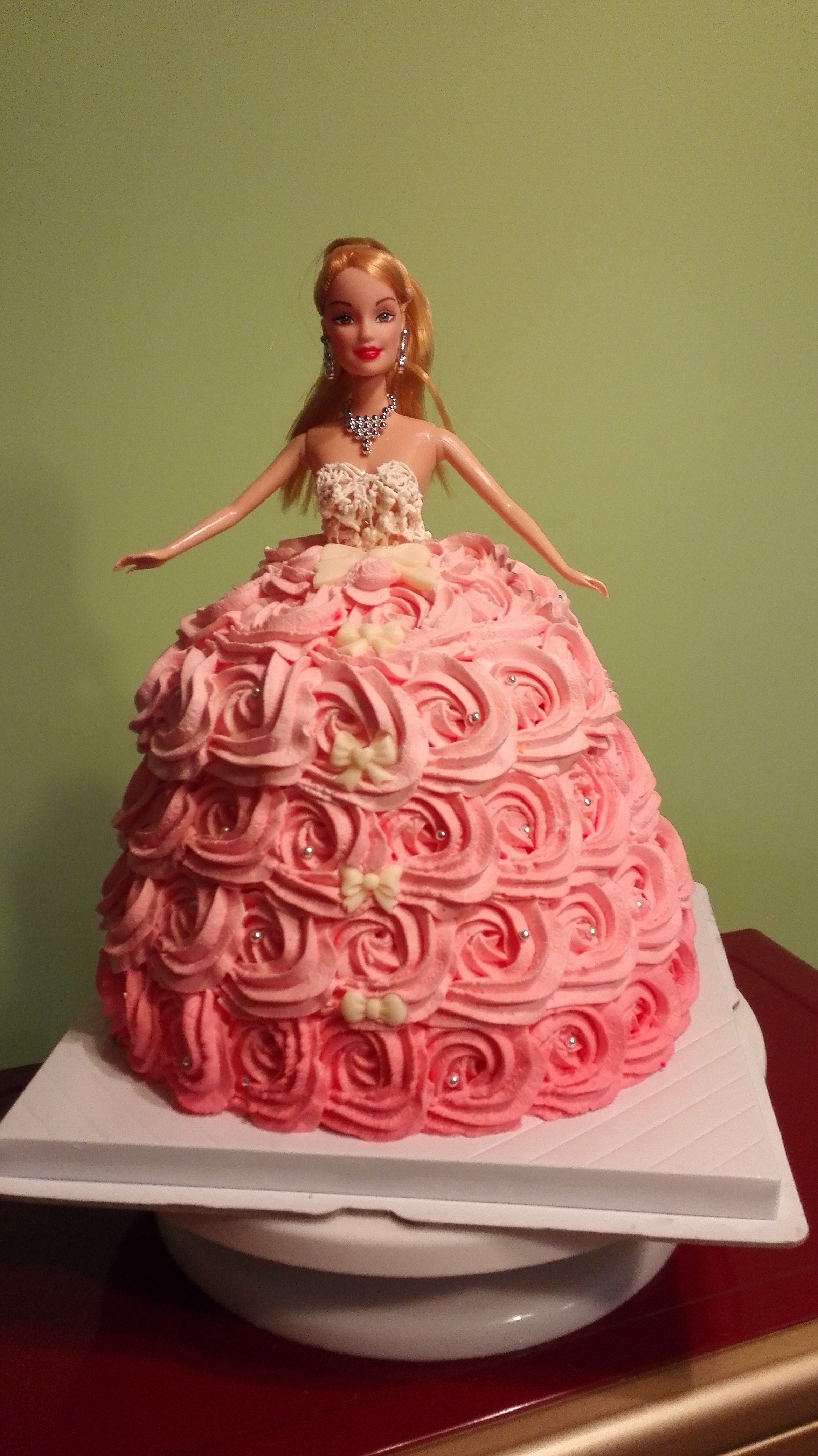 土土de妈妈做的芭比娃娃蛋糕