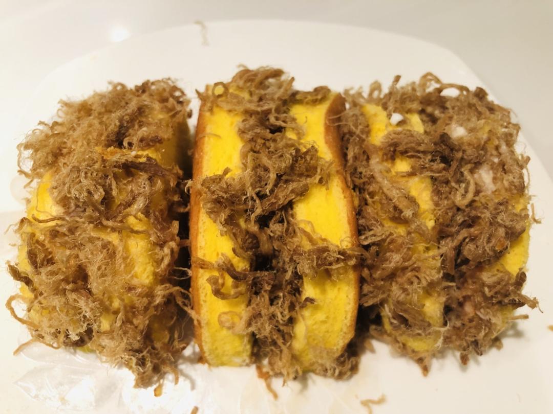 肉松小贝                 完胜鲍师傅
