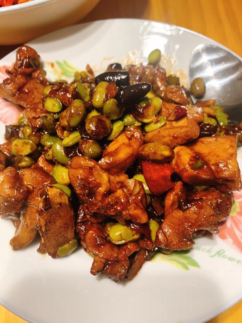 家常毛豆烧鸡块