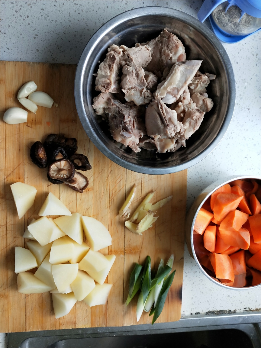 砂锅排骨焖饭的做法 步骤2