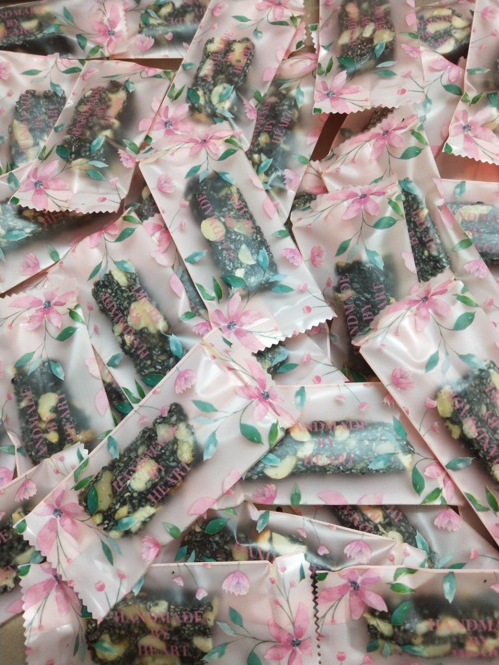 枸杞核桃花生黑芝麻片