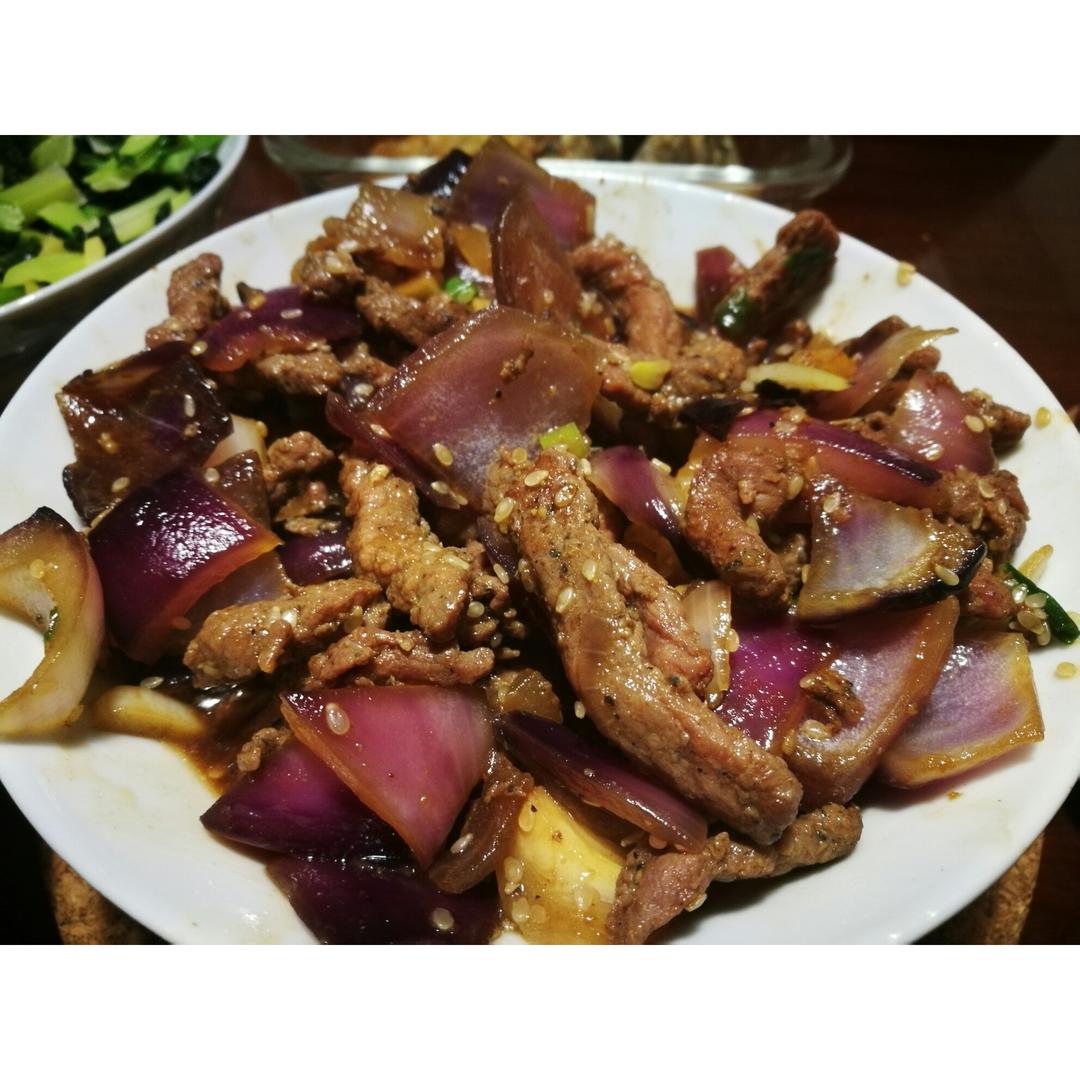 孜然洋葱炒牛肉粒