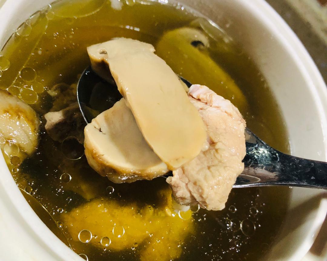 鲜松茸排骨汤的做法
