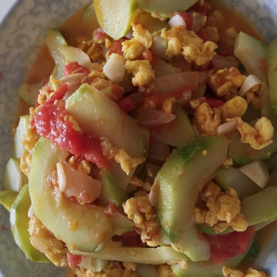 西红柿炒西葫芦