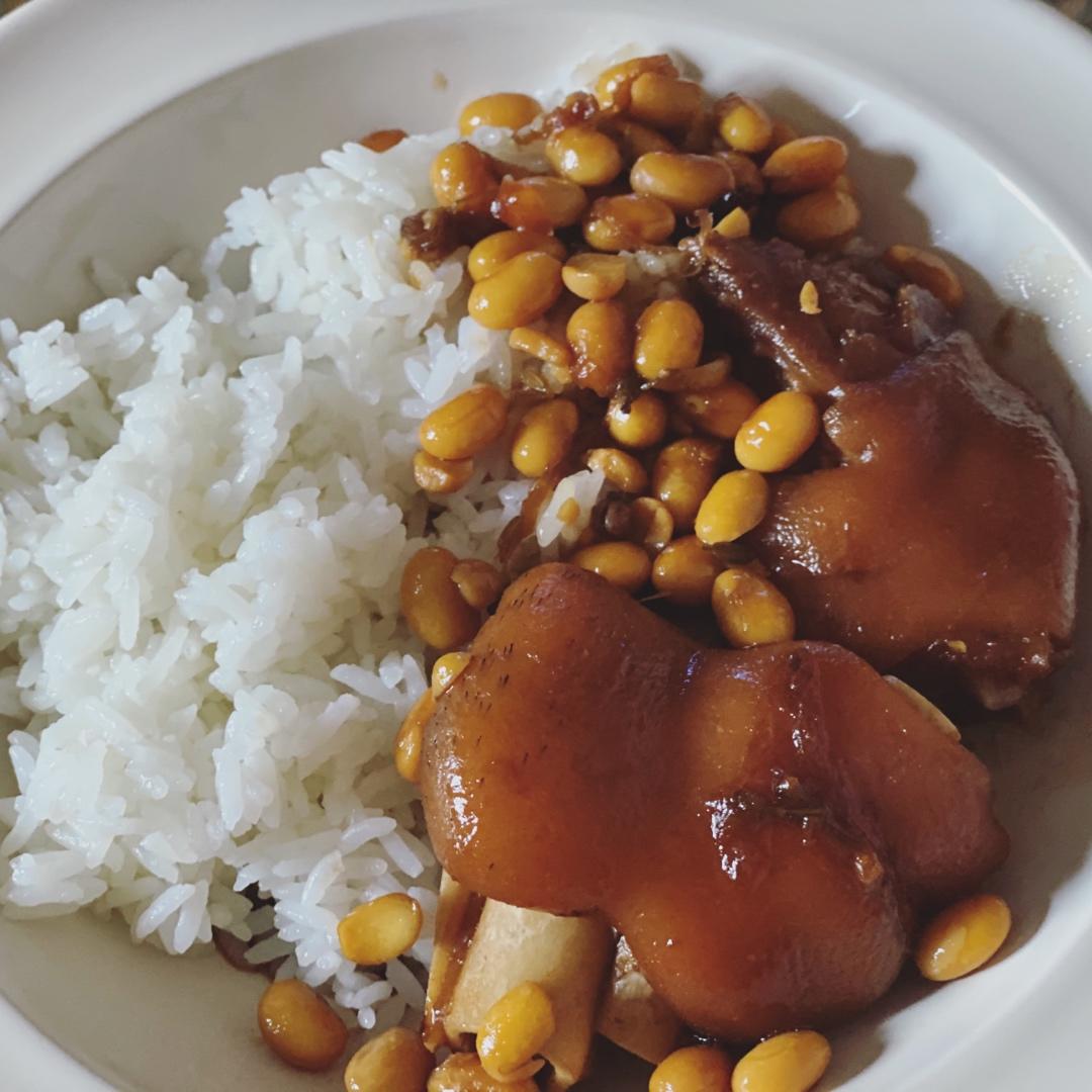 红烧黄豆猪蹄