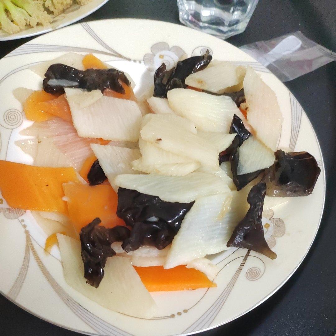 素菜冠军！营养美味的山药炒木耳