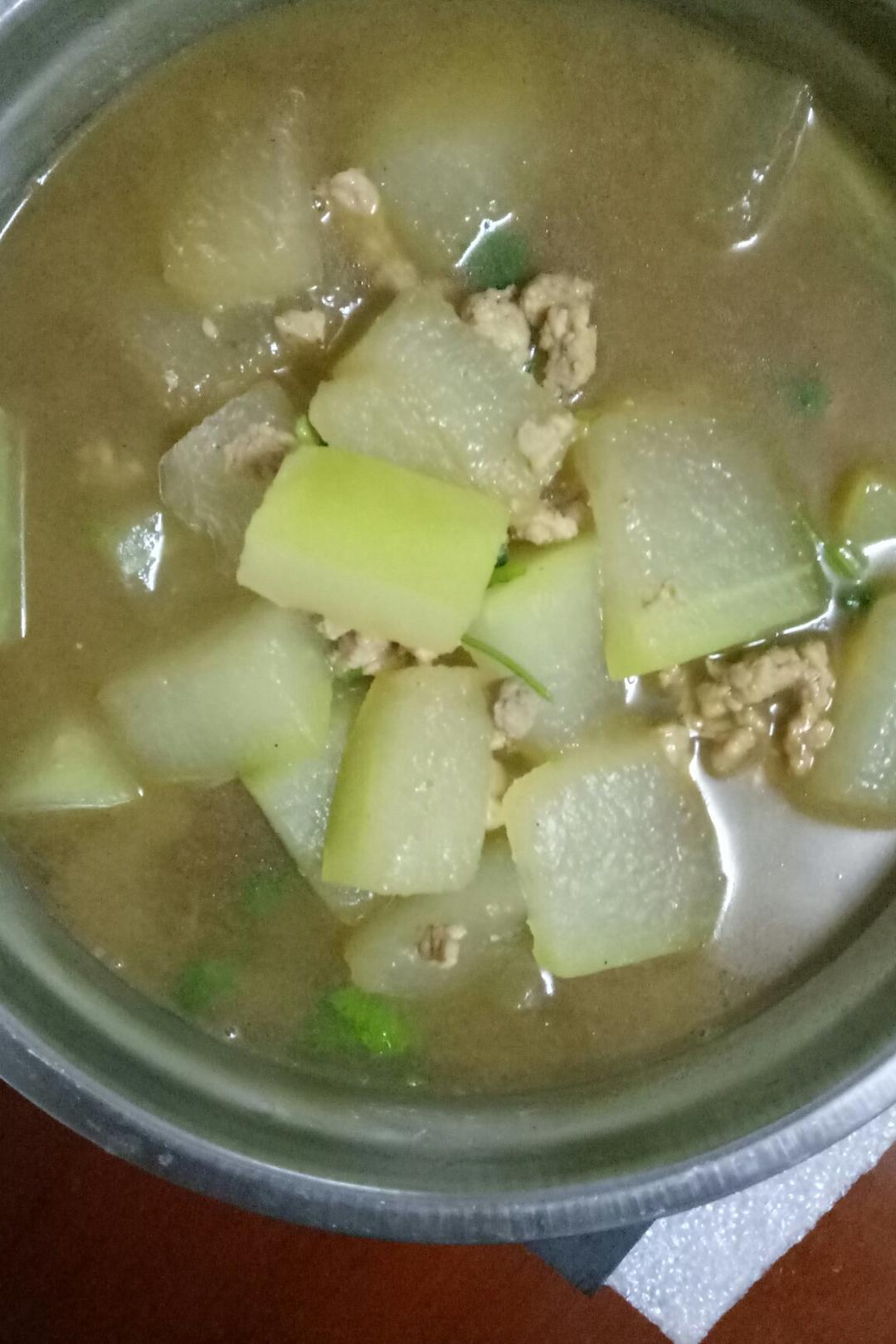 茹果儿1做的妈妈牌肉末冬瓜汤