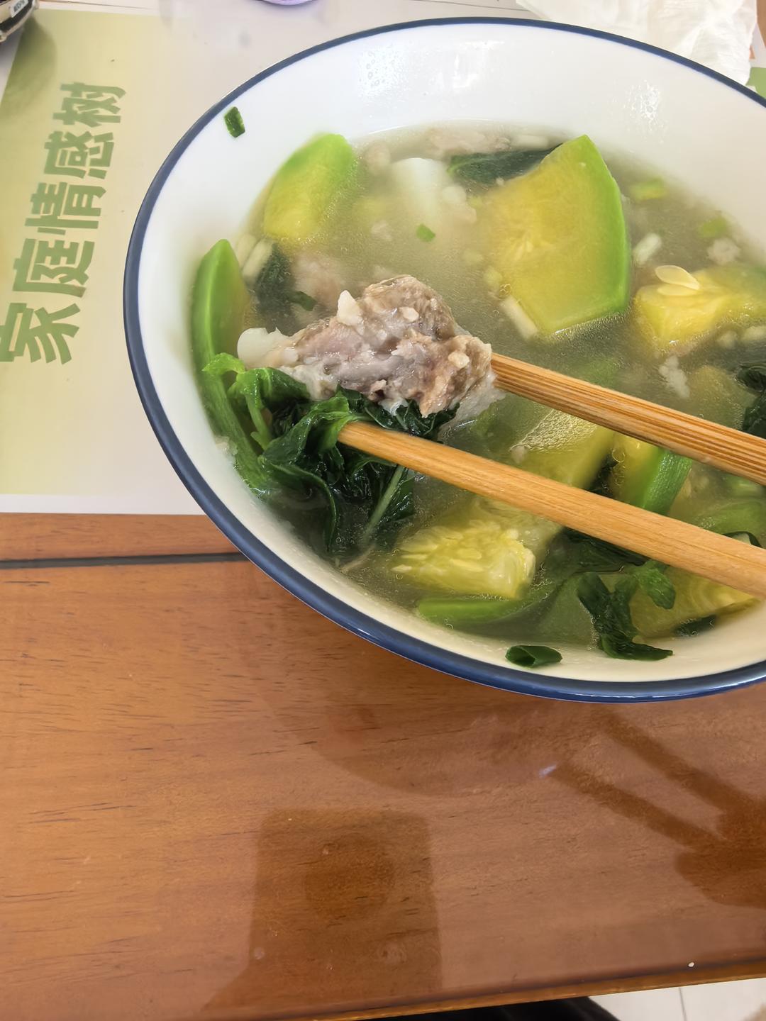 快手无麸质原始饮食1026排骨薄荷汤的做法