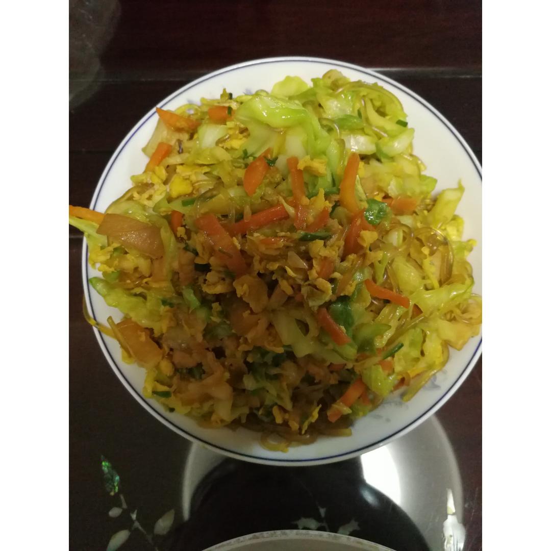 包菜粉丝炒鸡蛋