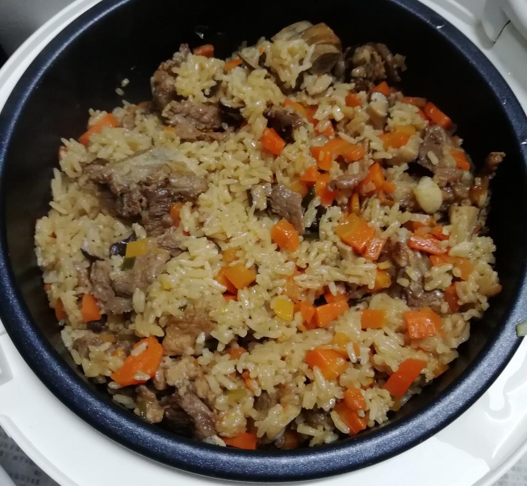 喷香排骨焖饭（爆好吃）