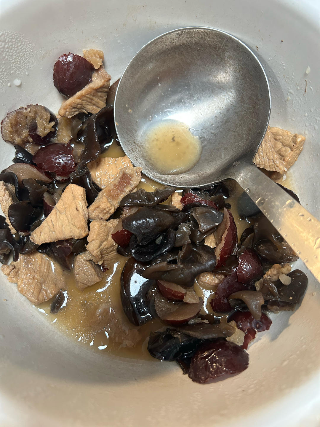 黑木耳瘦肉红枣汤