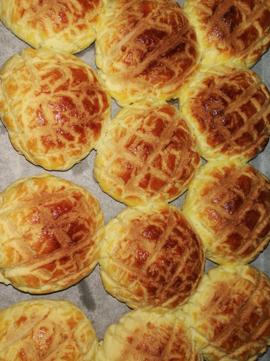 好吃到炸裂的港式菠萝包（附带制作酥皮的小视频）