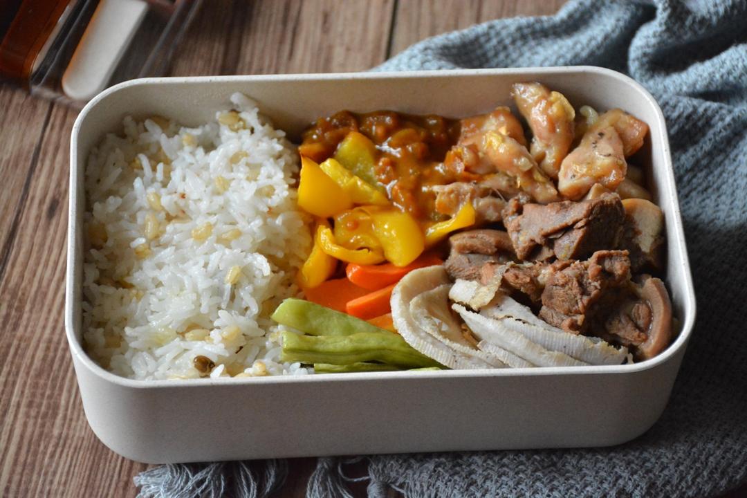 太满足 | 烤鸡时蔬咖喱饭