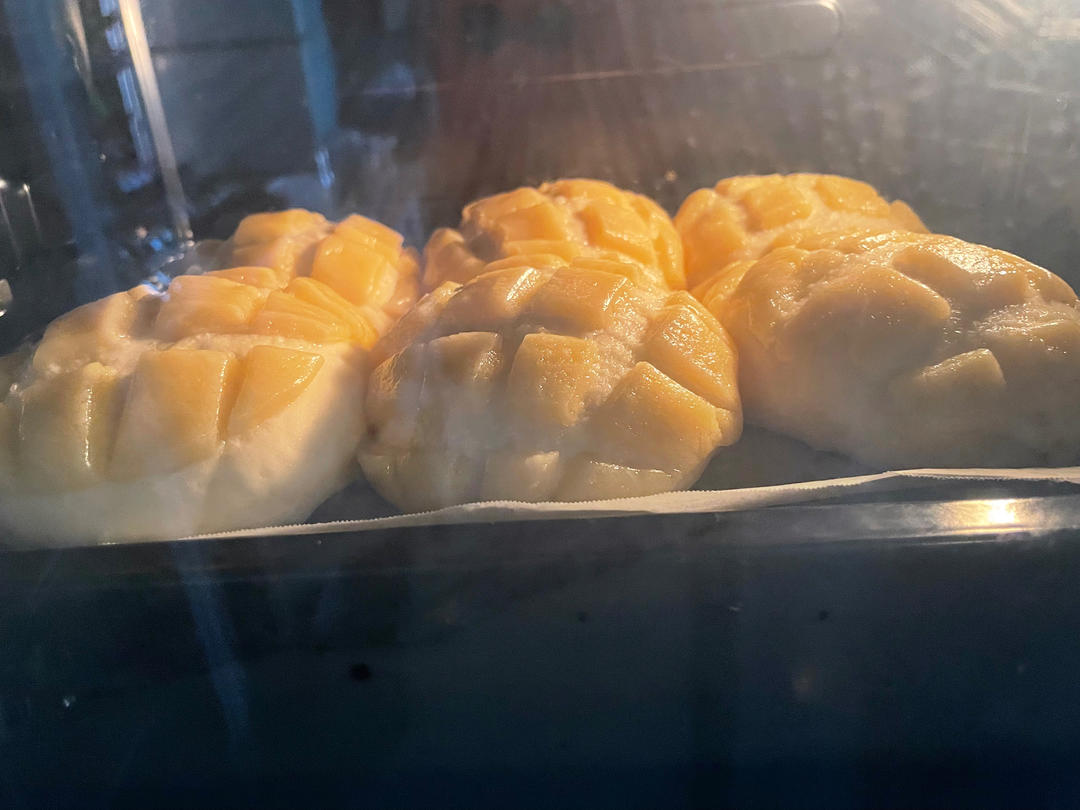 烘焙面包(厨师机版)学做之笔记(酥皮包、麻花吐司、玫瑰花面包、牛角包、小餐包、排包、肠仔包、毛毛虫包、吐司面包、圆形辫子包)的做法