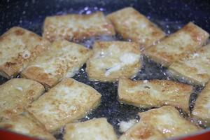 超美味哒小黄鱼炖豆腐的做法 步骤7