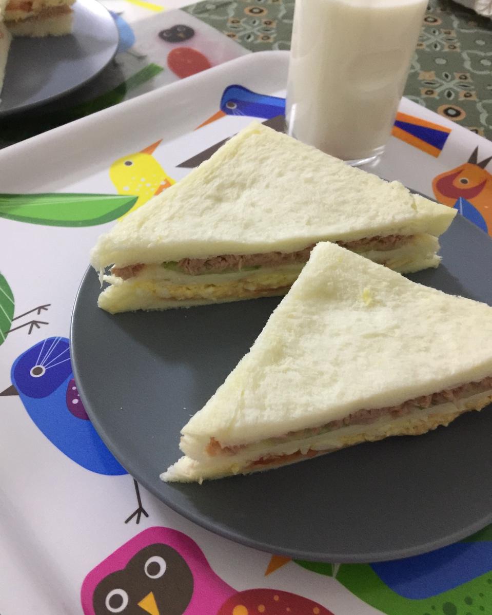 金枪鱼鸡蛋沙拉三明治