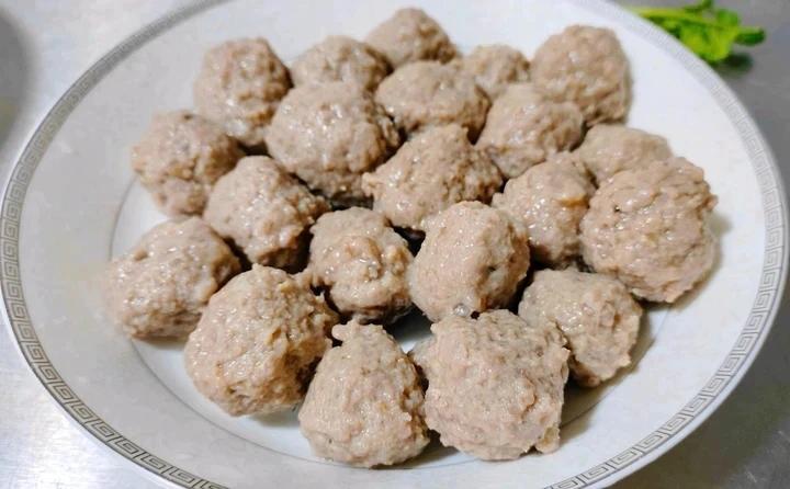 自制Q弹牛肉丸（搅拌机版）（不用手打也能上筋）