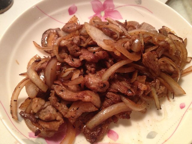 洋葱炒肉