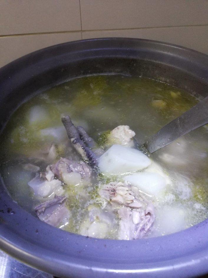 山药炖鸡汤