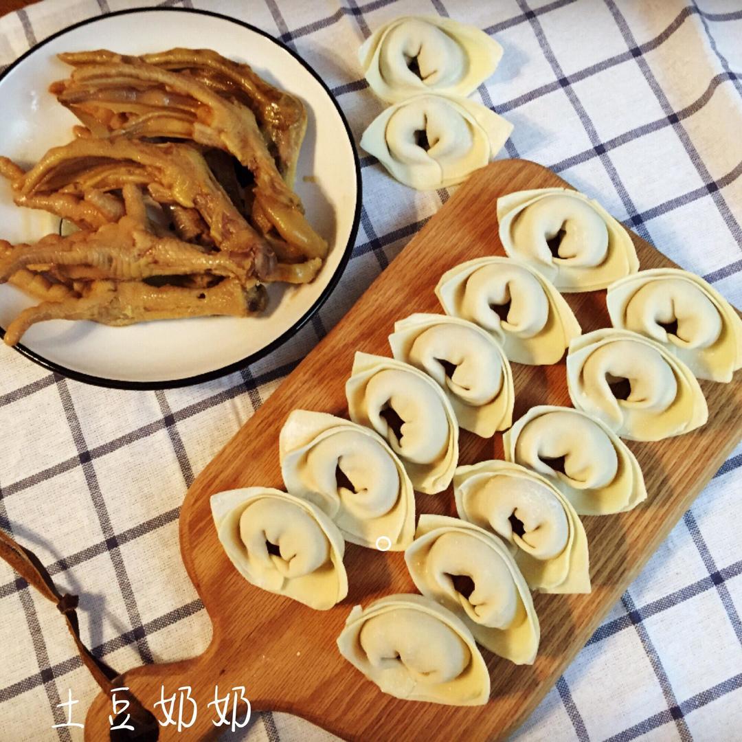 味道棒极了哒大馄饨也是大饺砸的做法 步骤1