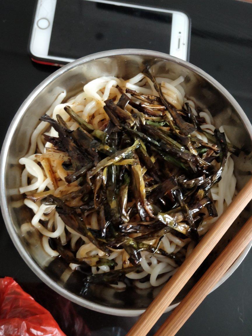 极香的葱油面