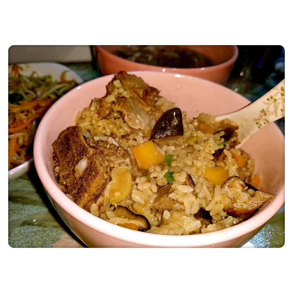 喷香排骨焖饭（爆好吃）