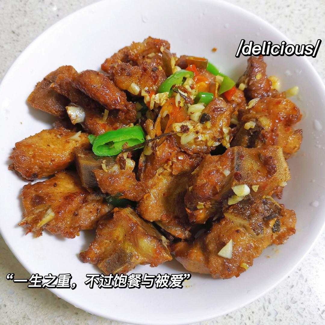 外焦里嫩的椒盐蒜香排骨