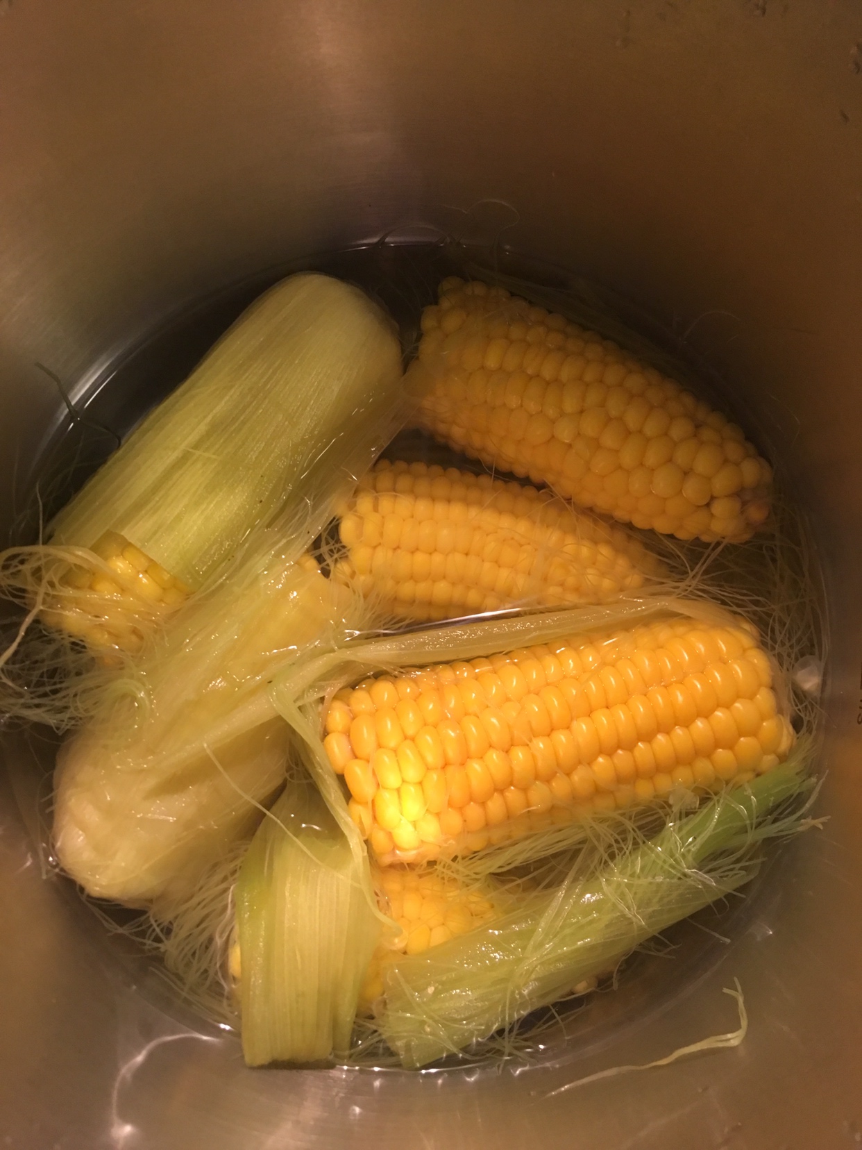 高压锅煮玉米的懒人做法的做法 步骤3