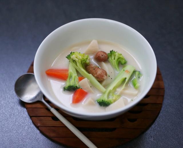 暖身豆乳蔬菜年糕汤的做法