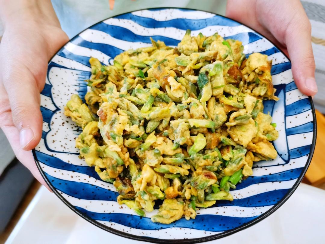 美味树上菜，槐花炒鸡蛋。附两种槐花保存方法。