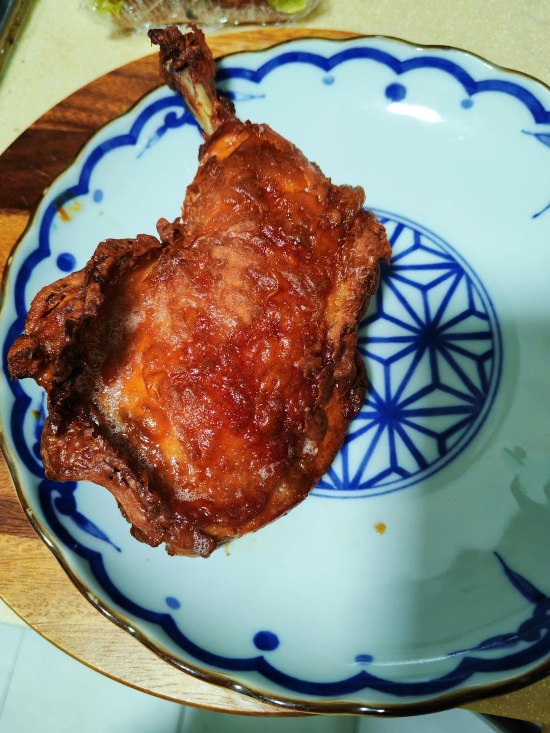 美味港式生炸鸡腿，一口下去外脆里嫩，还会滋滋冒汁水哦，好吃到停不下来。