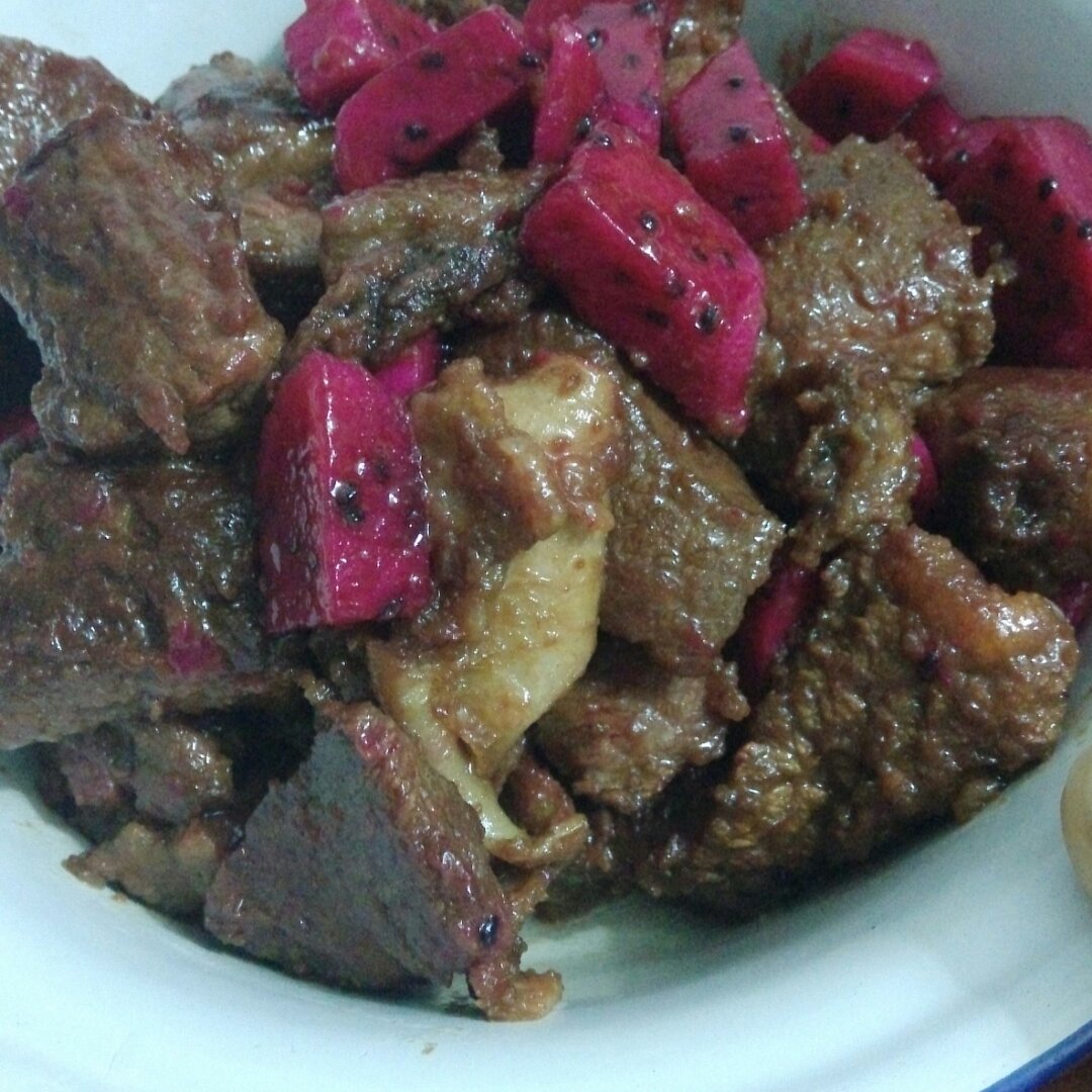 火龙果彩椒牛肉粒