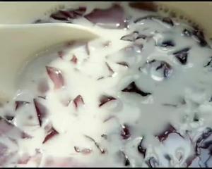 冰爽葡萄奶冻的做法 步骤2