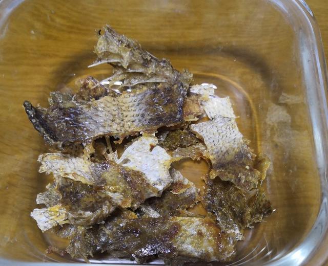 烤鱼皮的做法