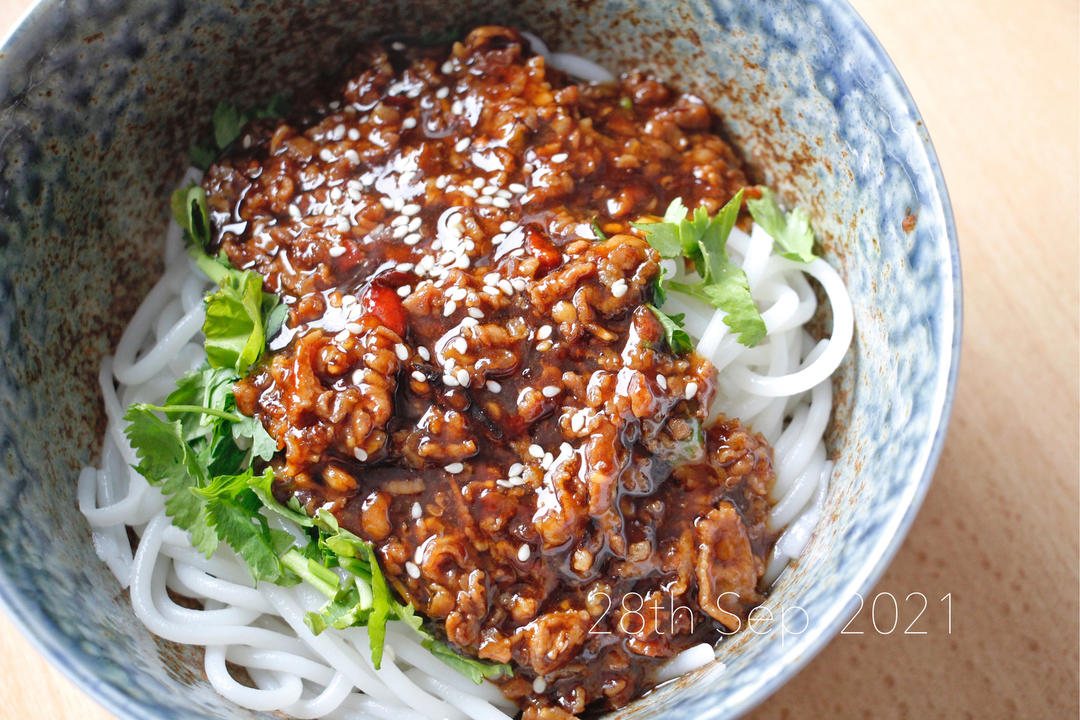 快乐嗦粉❗️吸溜一口全是肉酱绝了