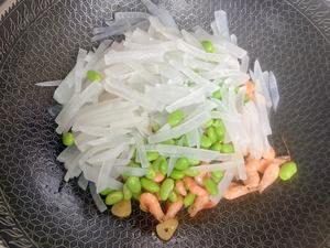 萝卜毛豆子炒河虾的做法 步骤8
