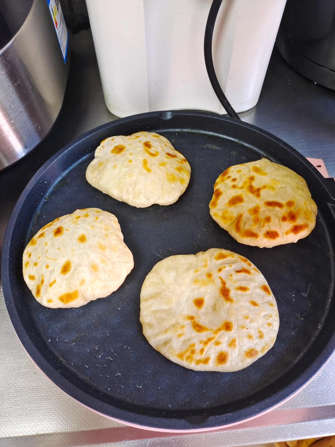 烫面小糖饼 柔软劲道 凉了也不硬 做法简单一看就会 附细节视频详解