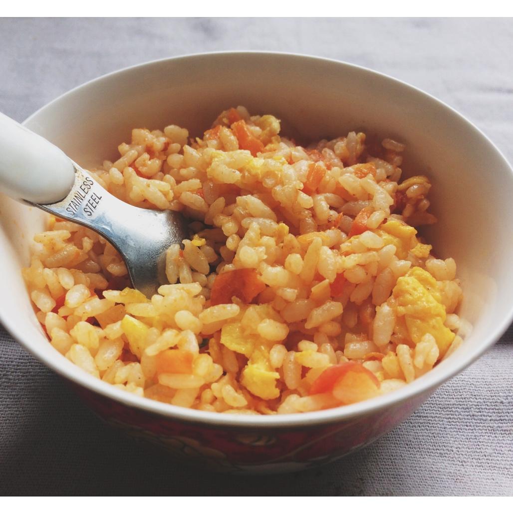 红色系茄汁炒饭