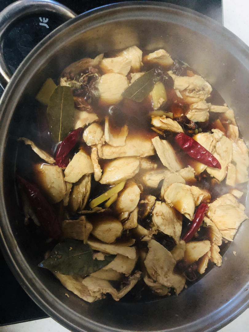 减脂必备低卡卤鸡胸肉