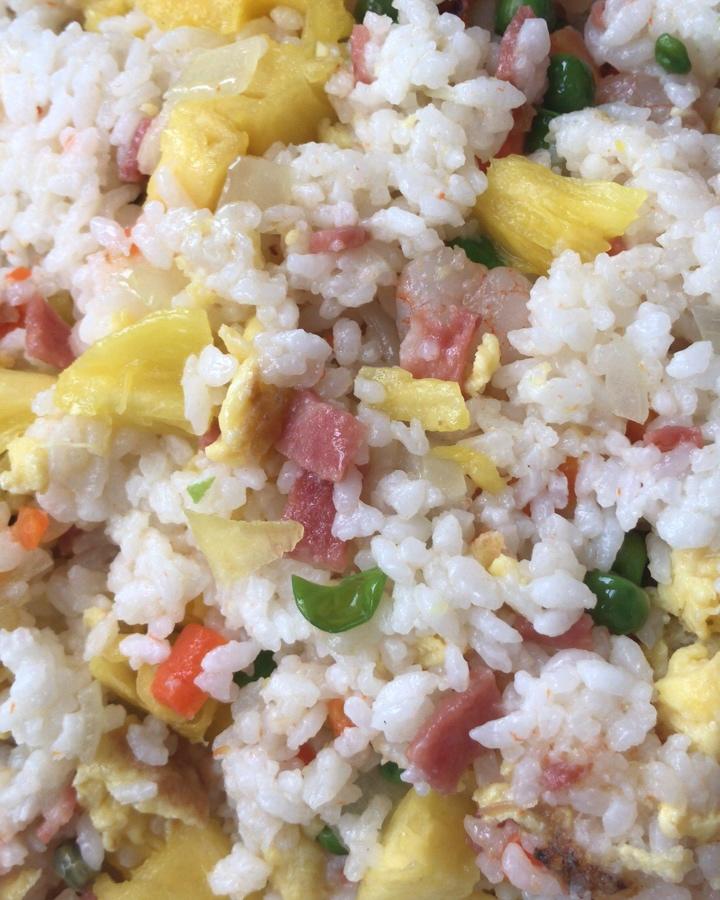 虾仁菠萝炒饭