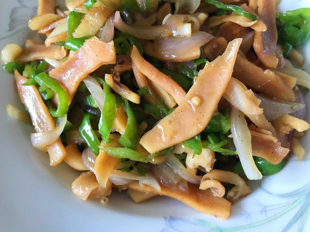 青椒爆炒干鱿鱼丝