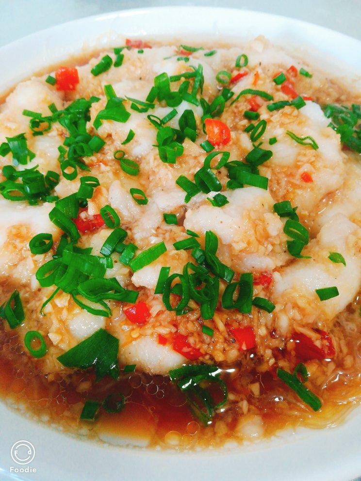 15分钟搞定【蒜蓉粉丝蒸龙利鱼】，入夏前多吃它准能瘦！